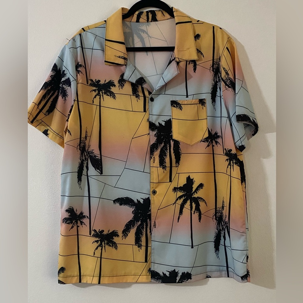 Tropical Button Up - Picture 3 of 4